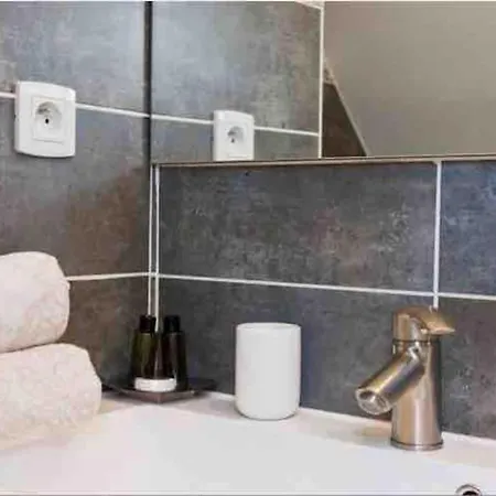 Adorable Petit Loft Clim Wifi Au Pied De La Cite Apartmán *